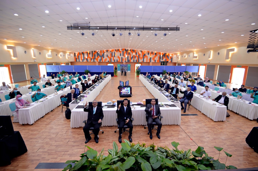 Persidangan Meja Bulat Pembangunan Wilayah Pantai Timur
